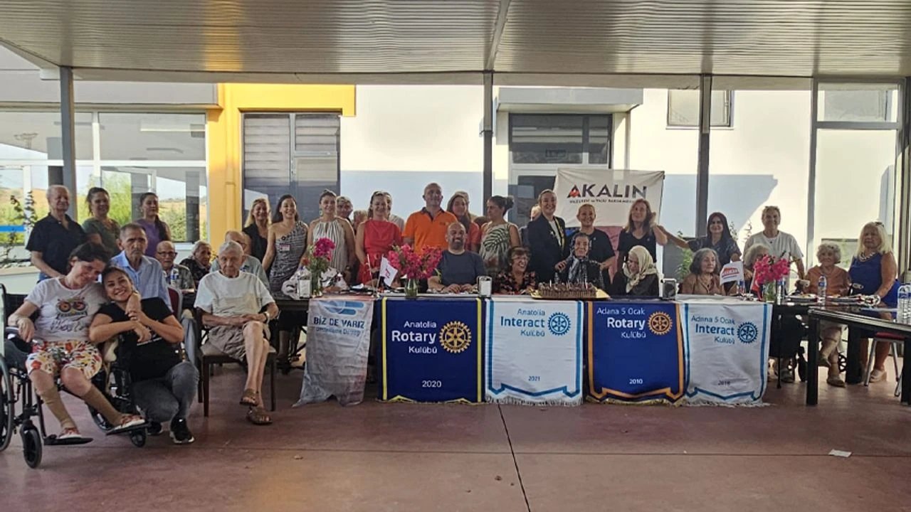 Alzheimer'a Dikkat Çeken Neşeli Buluşma