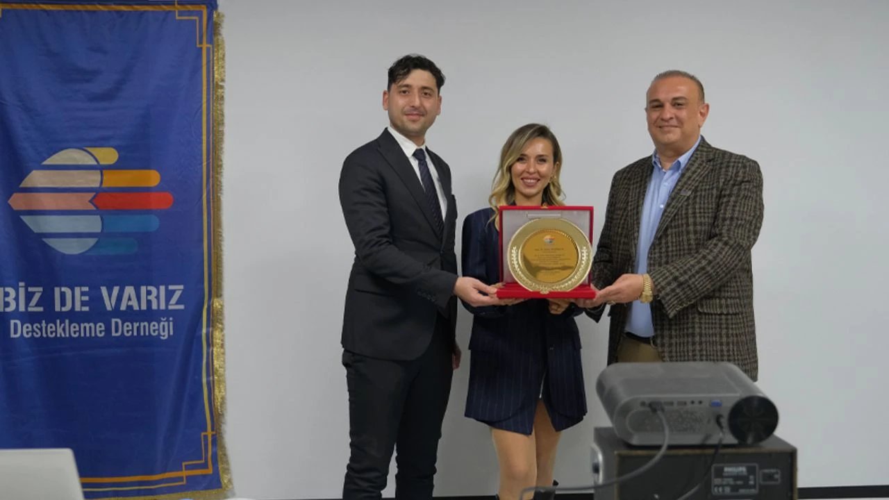 Ortodonti Uzmanı Yeşilkaya’dan Fark Yaratan Seminer